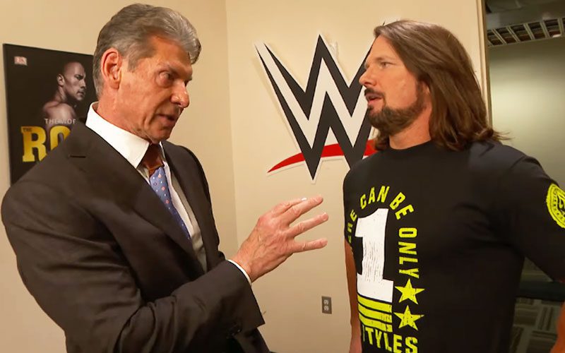 AJ Styles explique pourquoi il n'a aucune raison de se plaindre de Vince McMahon
