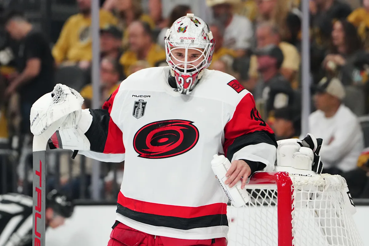 Brandon Bussey est le gardien partant des Hurricanes pour le match 4 contre les Golden Knights.