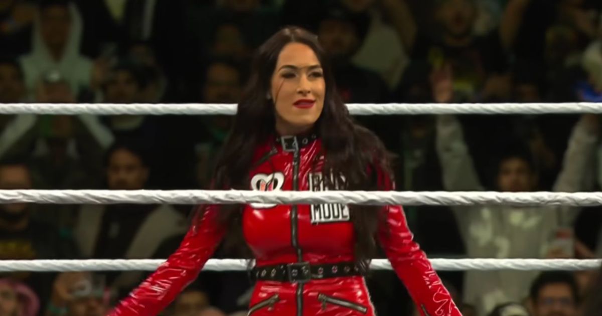 Brie Bella de la WWE révèle une horrible épreuve d'intoxication alimentaire lors d'un repas à la maison