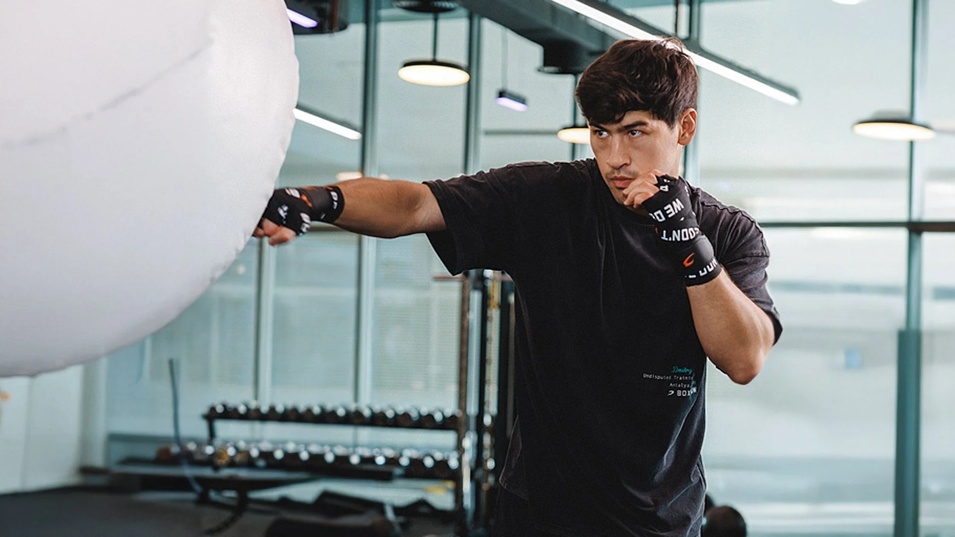 Comment maîtriser le style soviétique de Dmitry Bivol