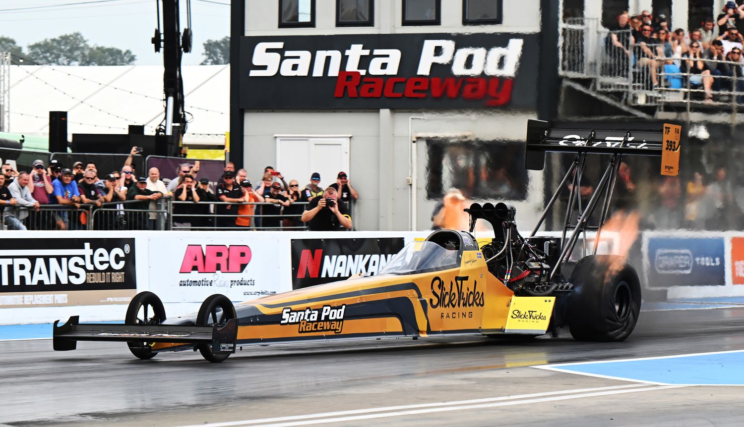 EDR. la saison démarre alors que le Santa Pod accueille une ouverture traditionnelle