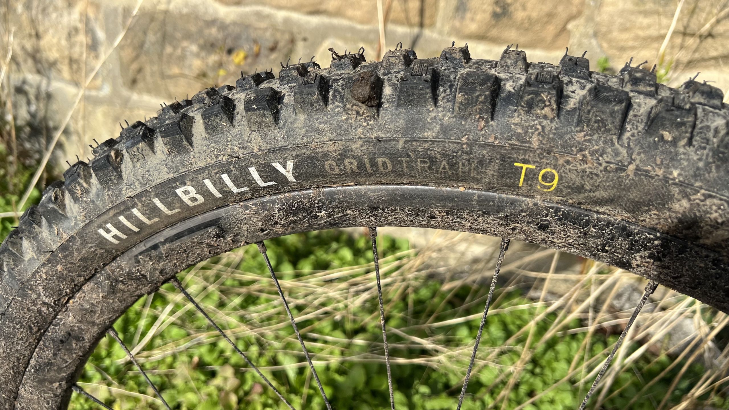 Examen spécialisé des pneus Hillbilly Grid Trail 2Bliss Ready T9