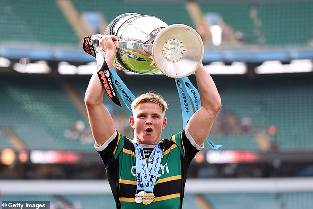 Henry Pollock a aidé les Northampton Saints à remporter la gloire de la Prem Rugby Final