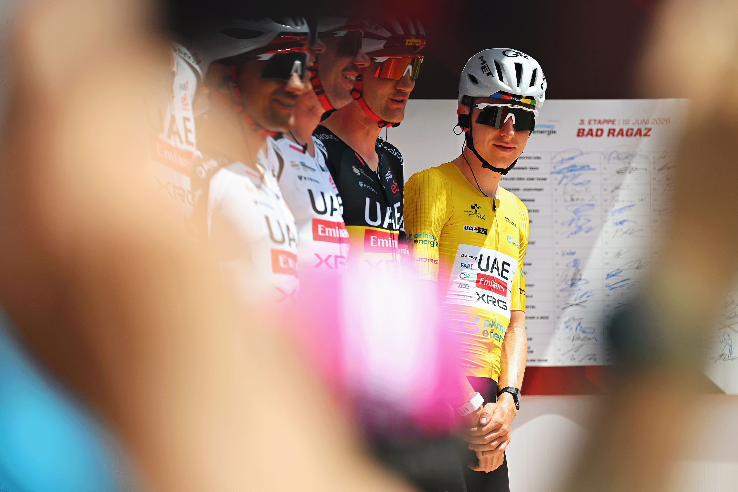 "Il veut que je ramène ce maillot à la maison", Thaddeus Pogachar continue de courir le Tour de Suisse avec une motivation supplémentaire après la chute de son coéquipier Urška Zigart.