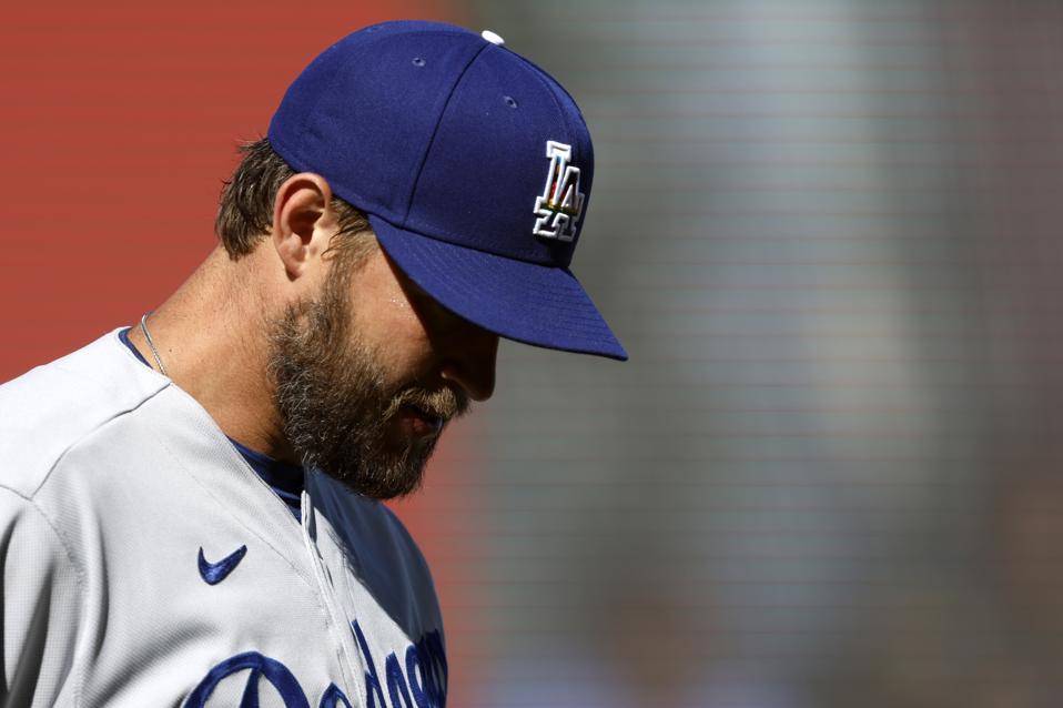 La légende des Dodgers Clayton Kershaw propose une réponse en un mot à la mise à jour du MLB Pride Hat