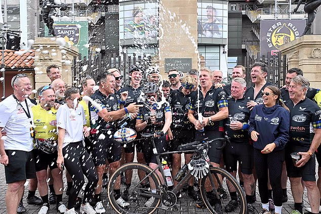 Le Lewis Moody XV Challenge, qui a débuté à Newcastle le 14 juin, a visité ses cinq anciens clubs, dont les Leicester Tigers et Bath, avant d'arriver au domicile du rugby anglais.