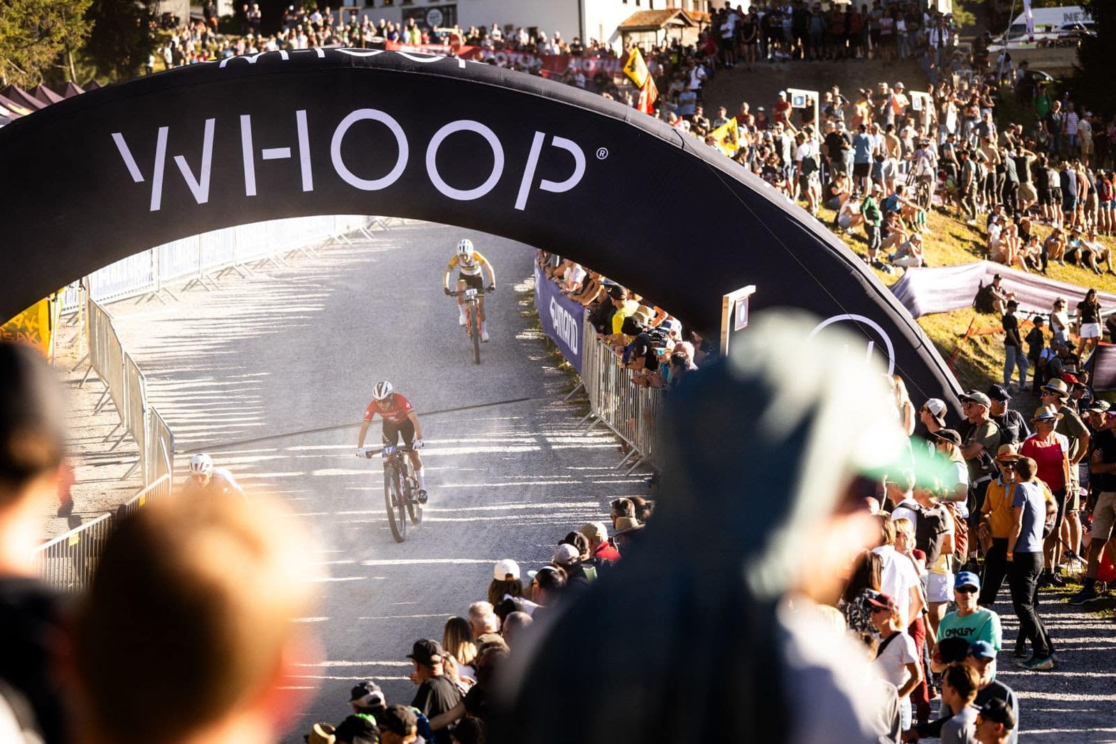 L'action de la Coupe du monde s'intensifie alors que les courses se déplacent à Lenzerheide, en Suisse
