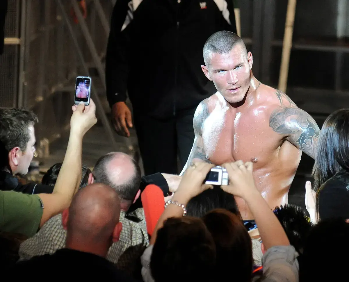 L'ancienne star principale de la WWE affirme que John Cena et Randy Orton ont travaillé ensemble pour le faire virer, et dit que Cena ne l'a jamais aimé