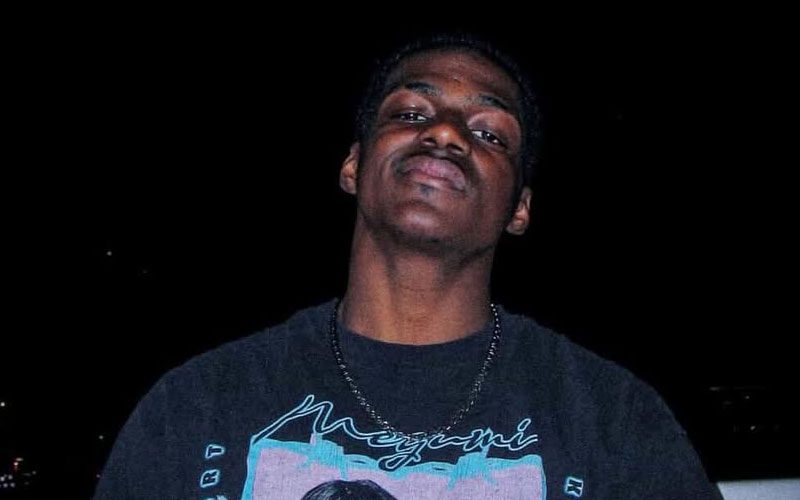 Le lutteur indépendant "Black Flash" Jordan Saint est décédé à l'âge de 23 ans