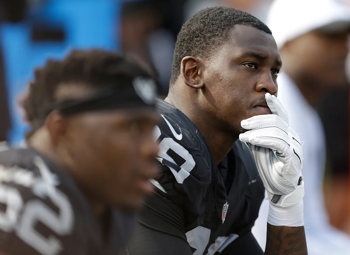 Les 49ers pleurent la mort soudaine de l'ancien quart-arrière All-Pro Aldon Smith à 36 ans