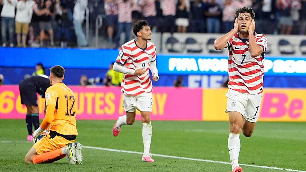 Les États-Unis ont réalisé un début de campagne impressionnant pour la Coupe du monde devant les stars hollywoodiennes