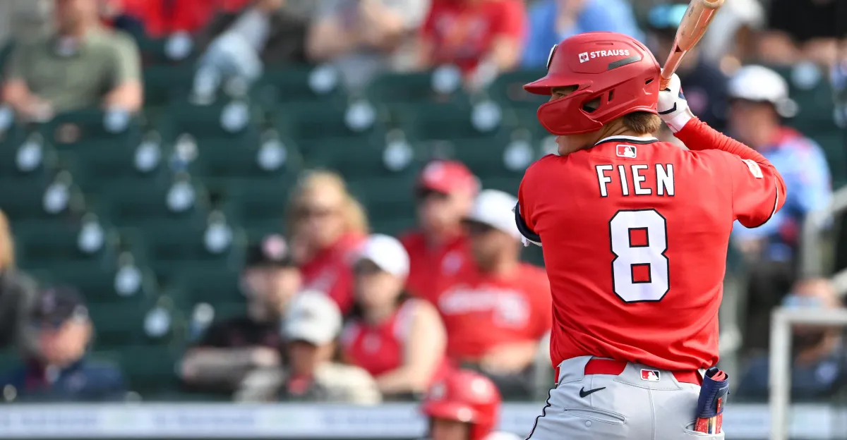 Les Nationals de Washington ont échangé Gavin Fayen contre un voltigeur