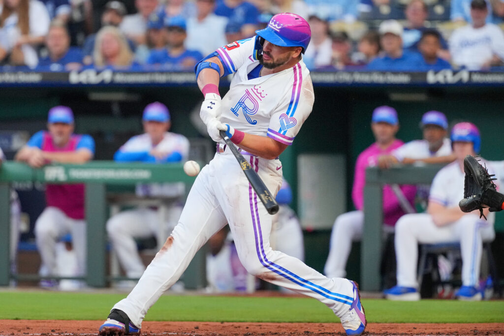 Les Royals placent Vinny Pasquantino sous IL avec une fracture aux ischio-jambiers
