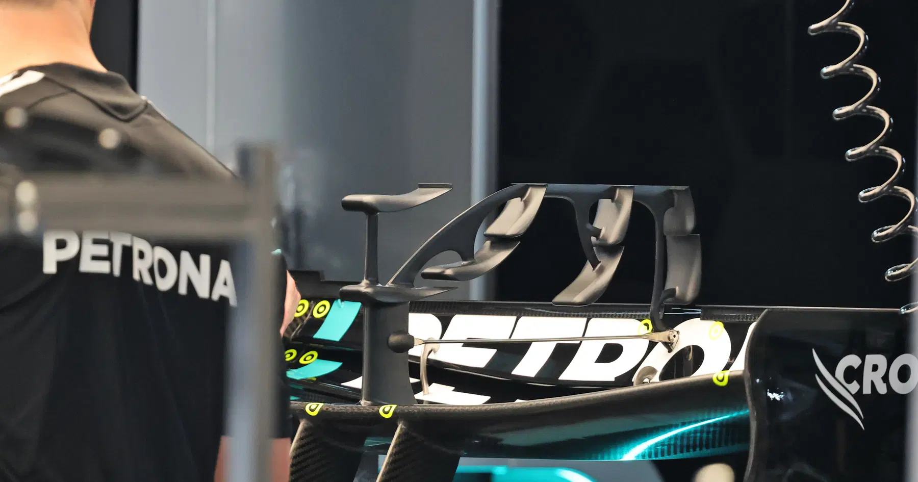 Mercedes et Red Bull dévoilent une décision intelligente alors que Max Verstappen exclut un nouveau contrat - RacingNews365 Review