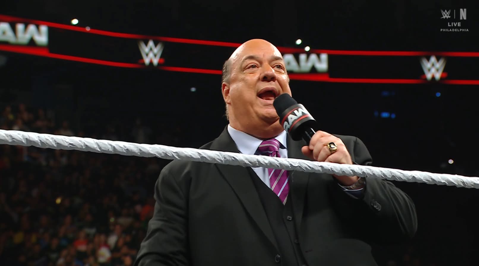 Paul Heyman parle de calculs rénaux et de l'incision des voies urinaires. Heyman est sorti de l'hôpital et est allé à WWE Raw