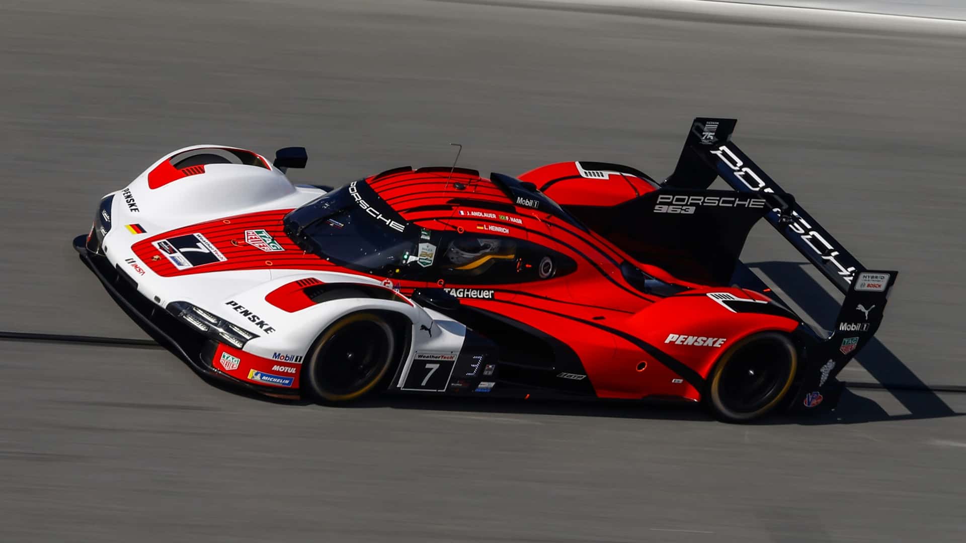 Porsche célèbre 75 ans de course avec la Daytona Three-Peat