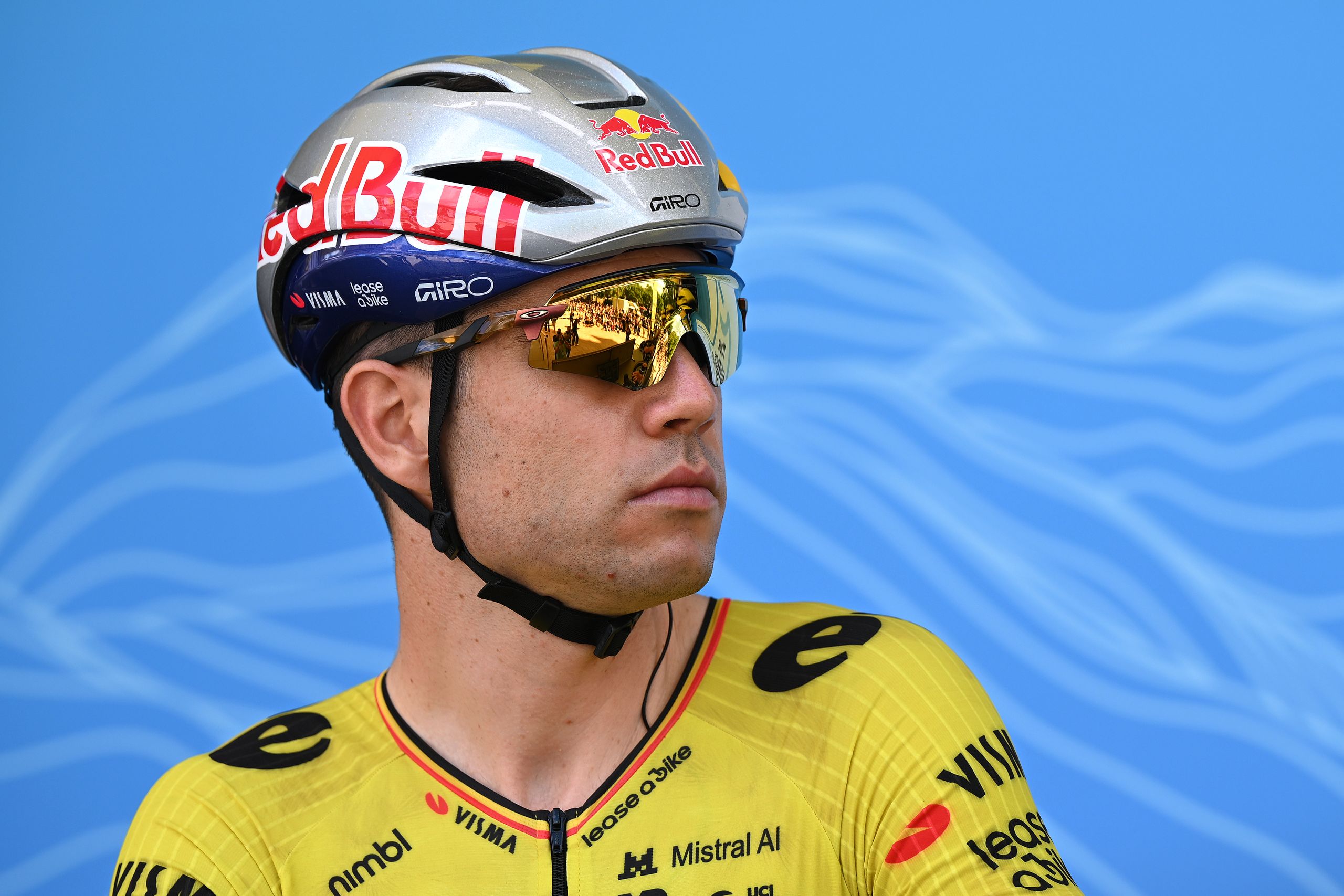 "Première tentative pour tenir à nouveau mes barres." Wout van Aert est de retour sur le vélo après s'être remis d'une infection qui l'a contraint à abandonner le Tour de France.