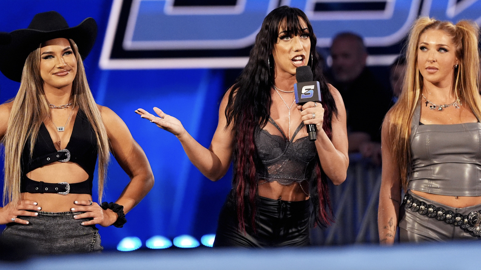 Résultats de WWE SmackDown 6/12 – Paige et Brie Bella font face à un impact fatal, Gunther apparaît