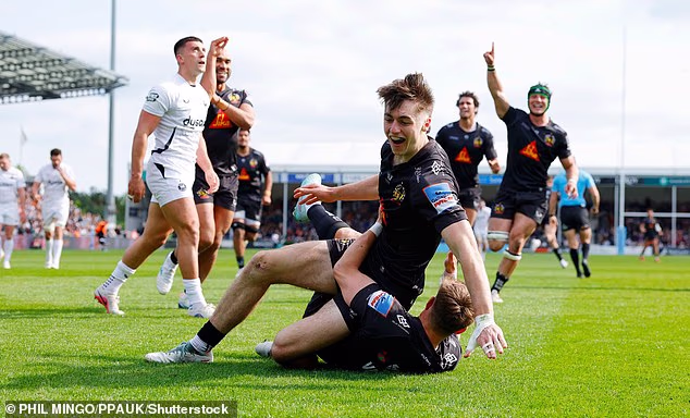 Campbell Riddle atterrit lors de l'impressionnante victoire 35-12 d'Exeter contre Bath dimanche.