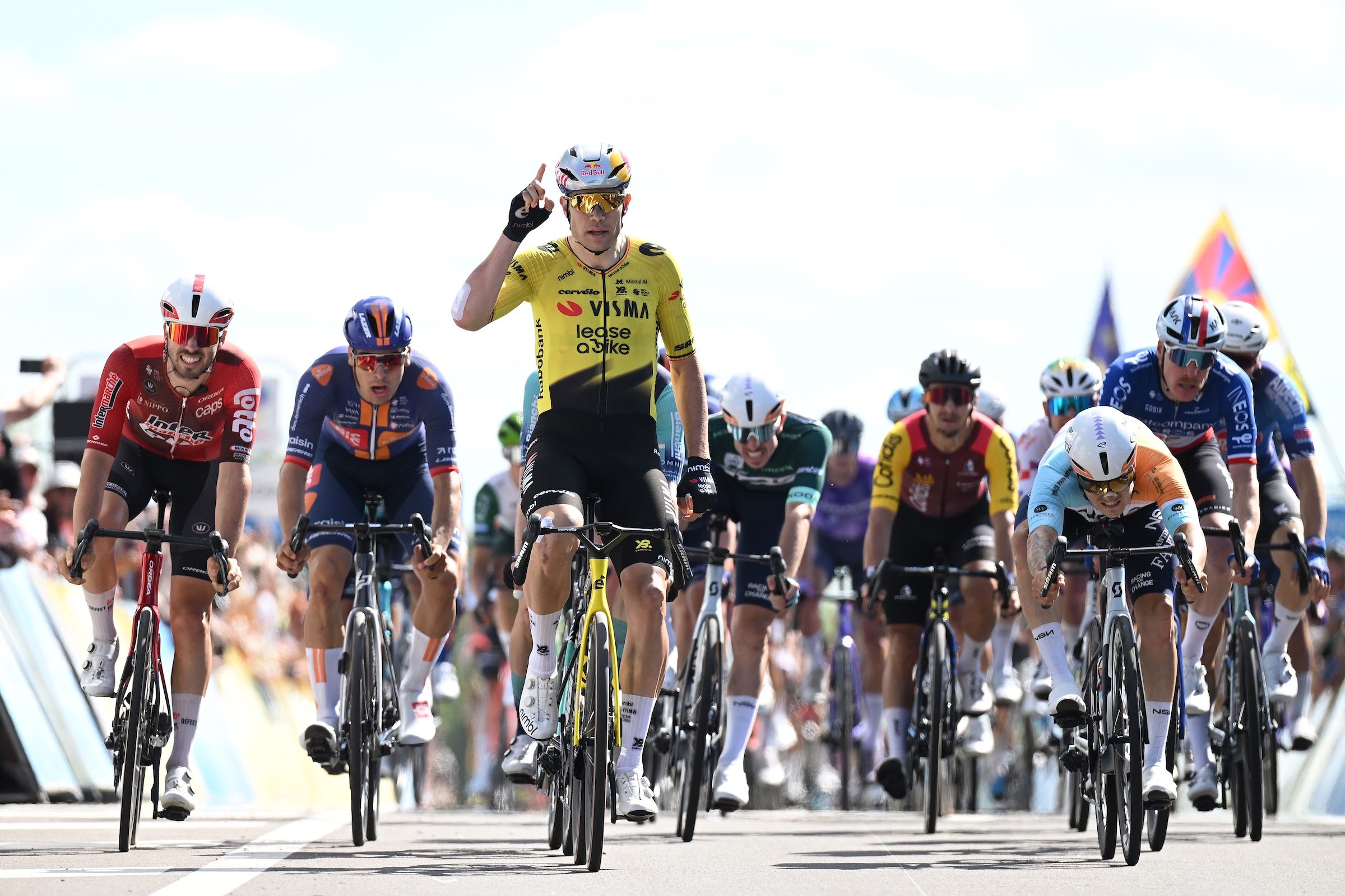 Tour d'Auvergne-Rhône-Alpes. Wout van Aert répond aux doutes avec une victoire majeure lors de l'étape 5