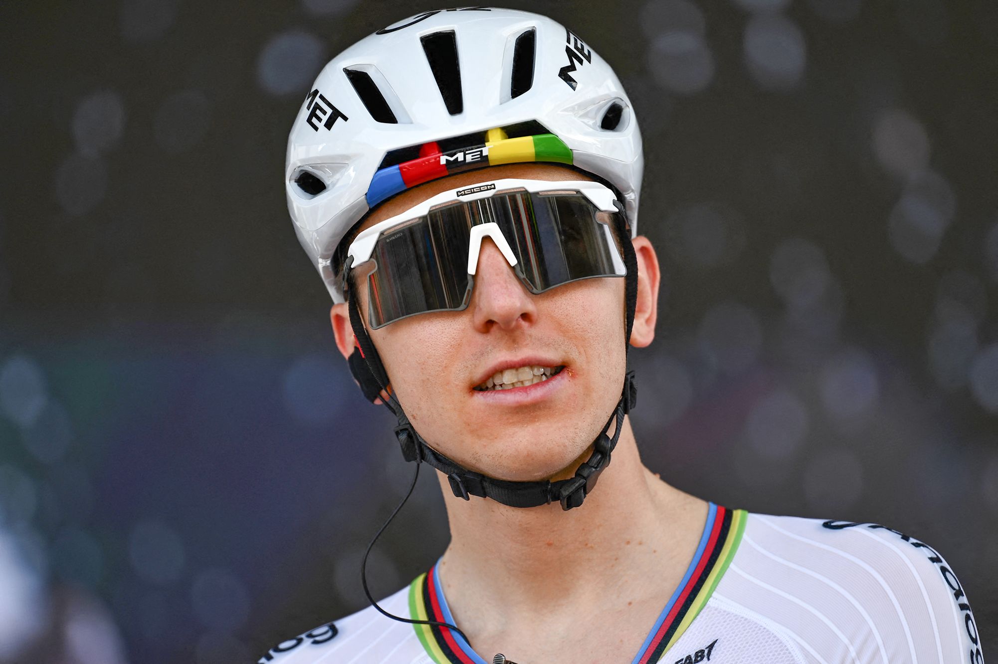 "Tout le monde a été un peu surpris par ce qui s'est passé", réagissent les coureurs à la course solo dominante de Thaddeus Pogachar au Tour de Suisse