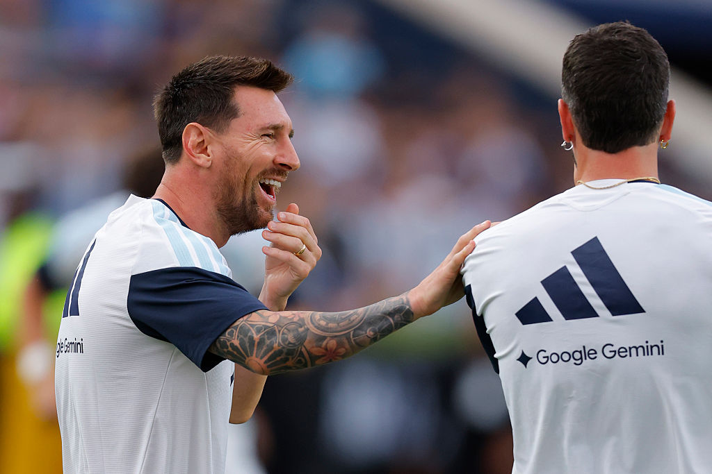Va-t-il mettre fin à la malédiction ? Messi monte, marque un but et 🇦🇷 reste numéro 1