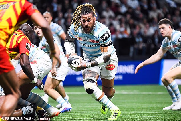 Nathan Hughes joue actuellement au Racing 92 à Paris et a reçu sa première convocation aux Fidji cette semaine.