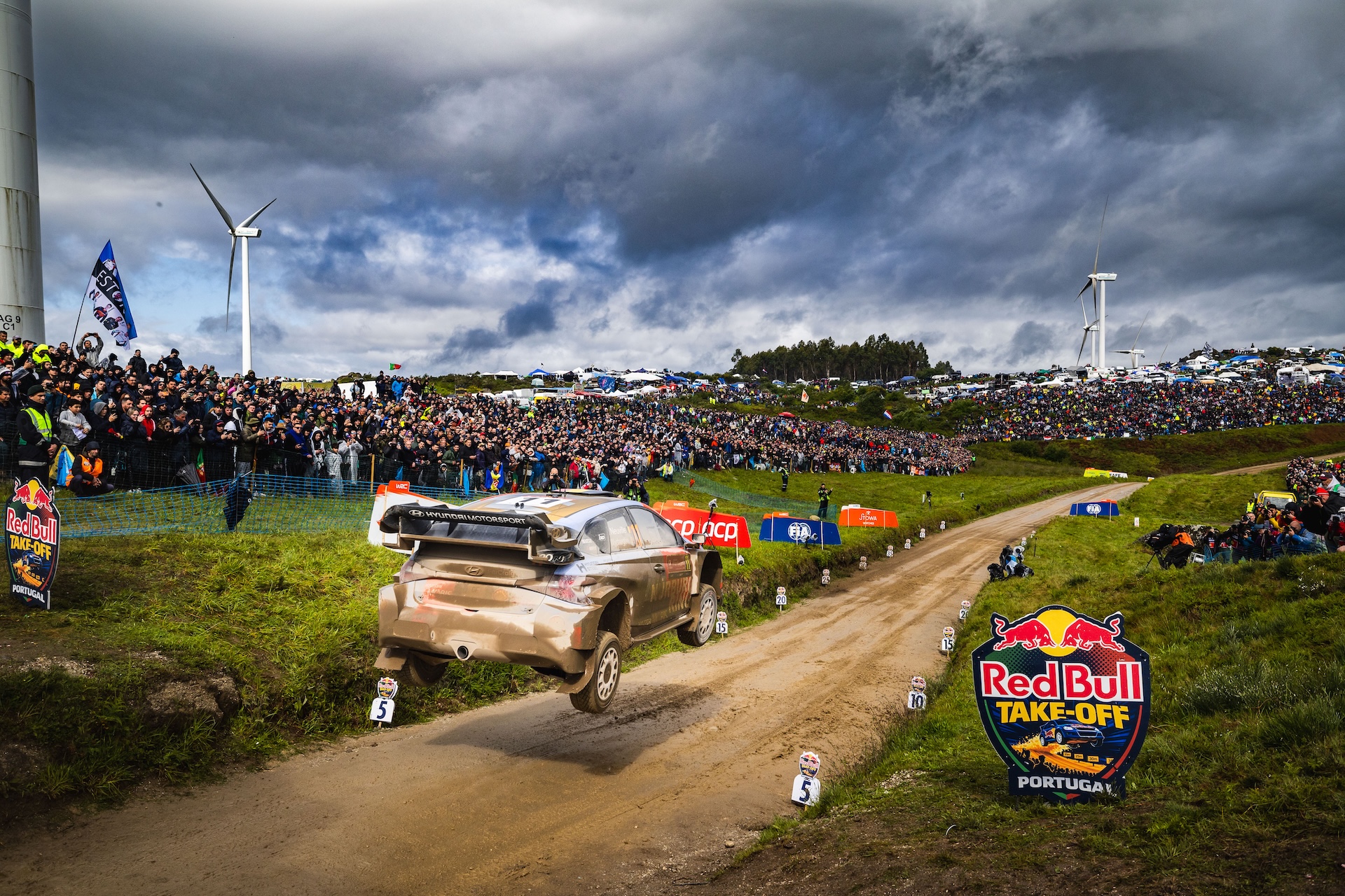 WRC - Neuville s'impose au Portugal après le chagrin tardif d'Ogier