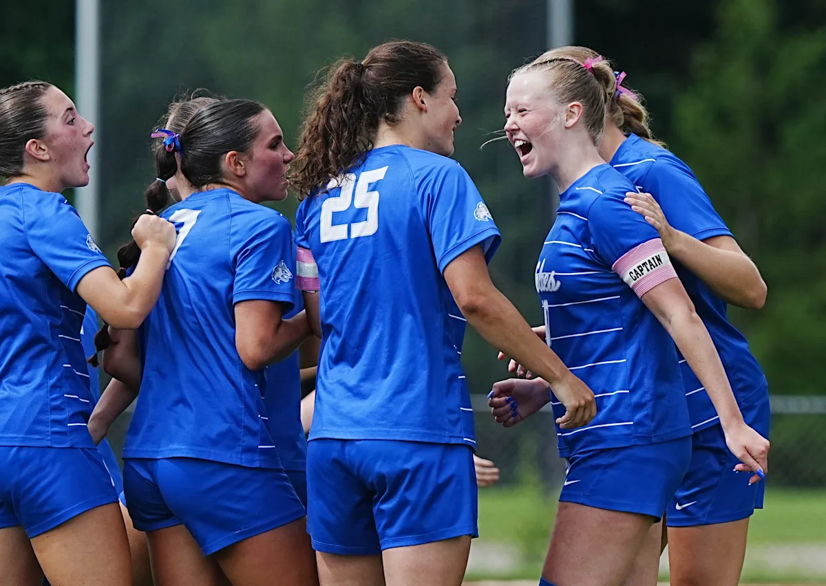 Waukee Northwest bat Valley pour son deuxième titre de football féminin
