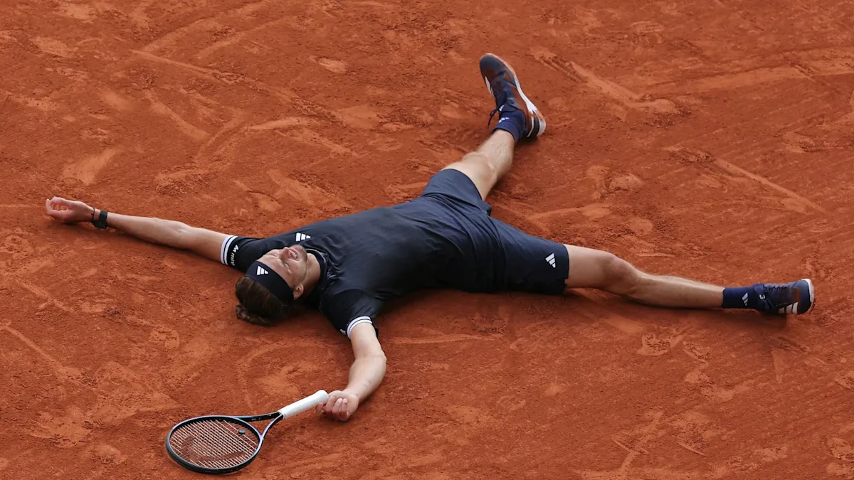 Zverev a battu Kobolli lors d'une finale tendue à Paris pour son premier Grand Chelem