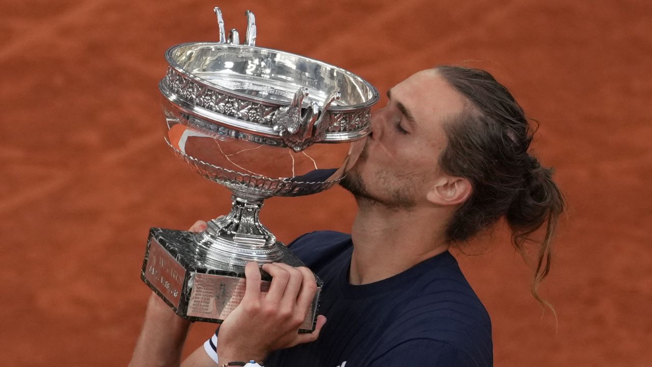 Zverev bat Kobolli pour remporter Roland-Garros, son premier Grand Chelem